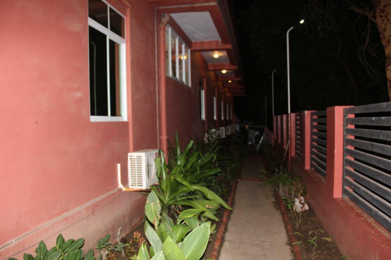 Law Ka Thit Sar Hotel New Bagan Luaran gambar